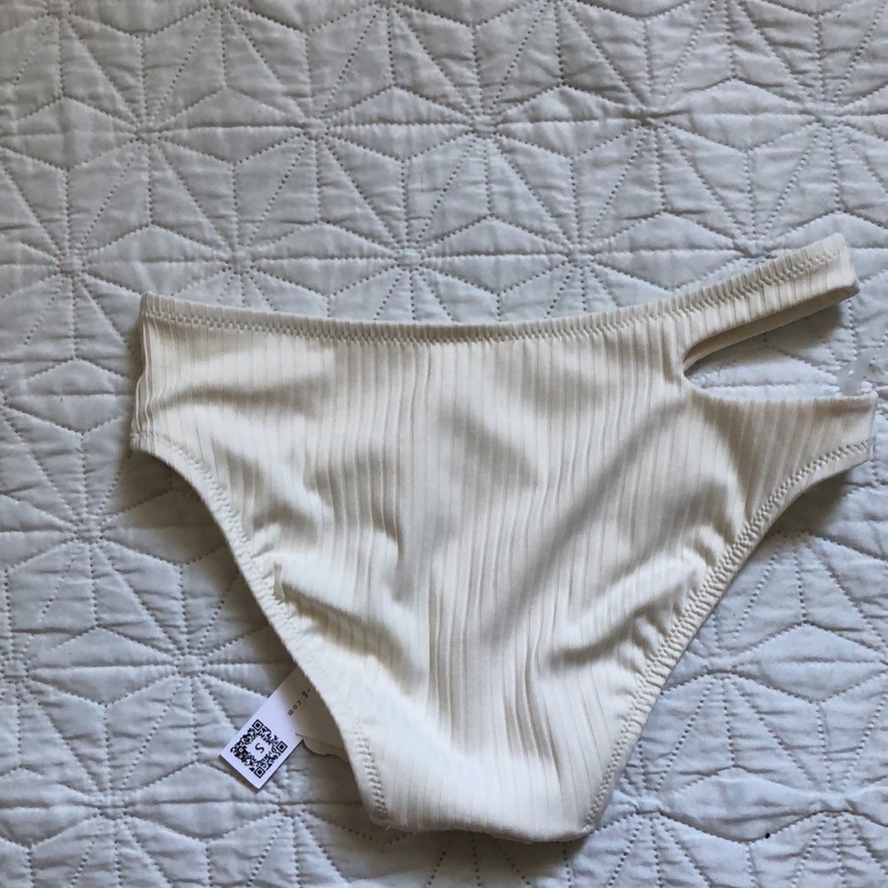 🔥10 for $100🔥 Sanctuary ribbed cutout bikini bottom oatmeal size XS - Picture 7 of 9
